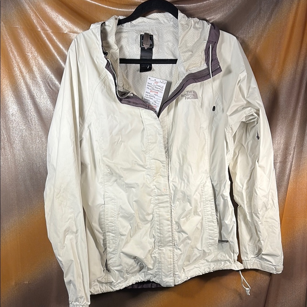 The North Face Women's Off-White Ski Jacket some stains. Large box t